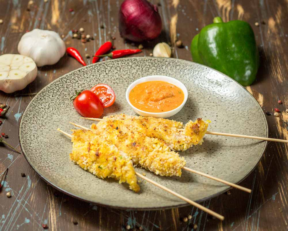 Хрустящие шашлычки из курицы в Темпуре с соусом 